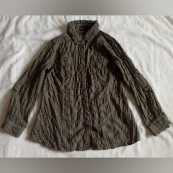 Unique Spectrum Tops - Dark Green Unique Spectrum